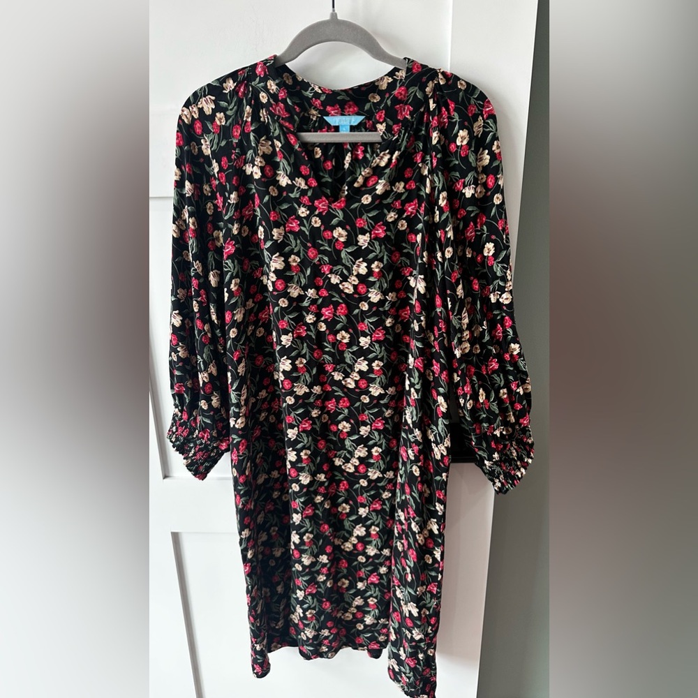 Draper James Rsvp Elbow Sleeve Dress Floral Pattern size Large V Neck Lined